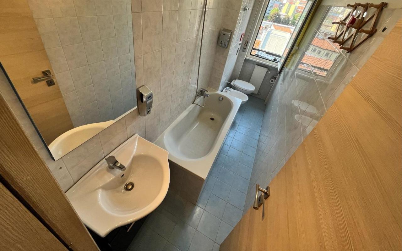 Milan Adrian Apartments Екстериор снимка